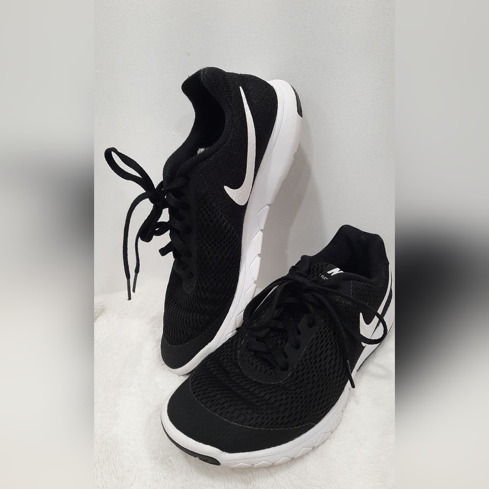 Nike women shoes - Picture 2 of 4